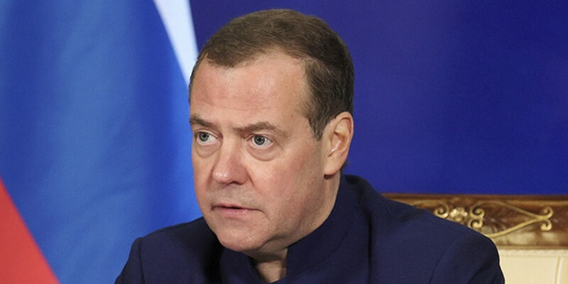 Медведев: Великобритания передала российские активы "неонацистам" Украины